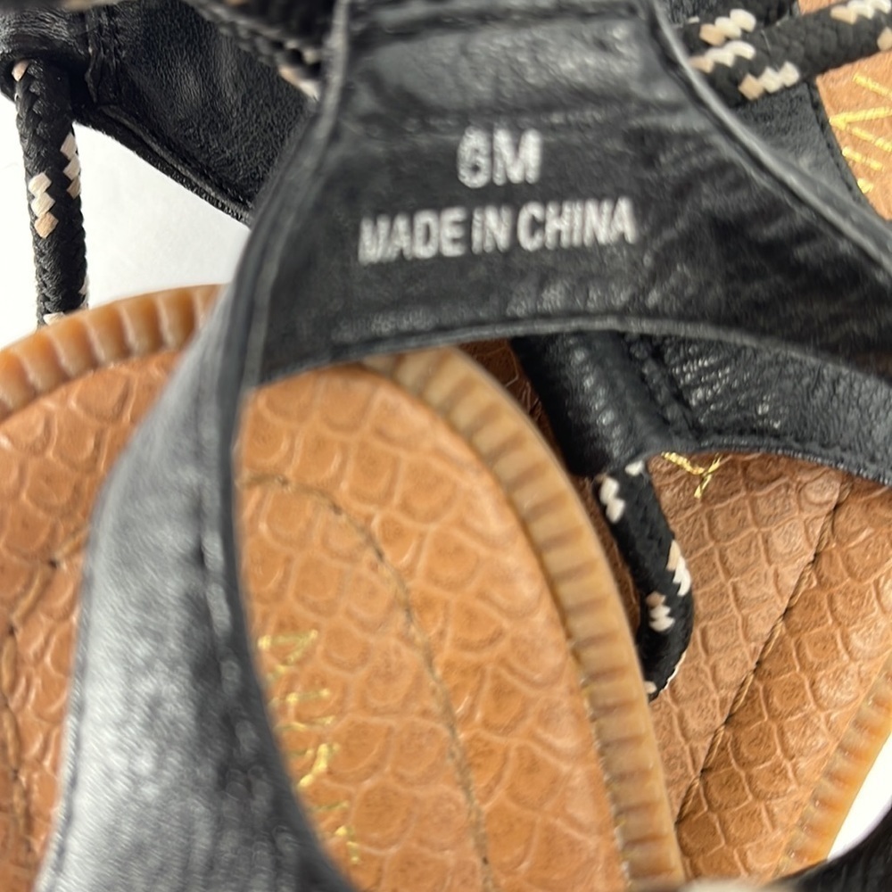 NINE West Gannon Strappy Sandal Wrap Flat Black Tassel Boho Gladiator  6 - Picture 8 of 9